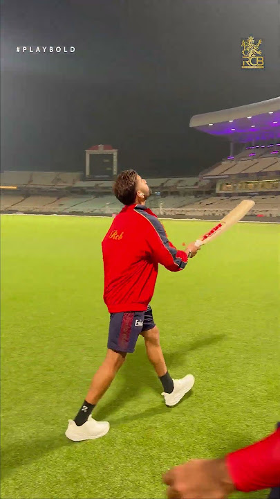 Treat to sore eyes! Skills challenge ft. Virat Kohli 👑 | IPL 2025 | Eden Gardens | RCB Shorts