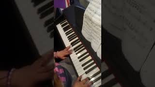 Bugün Tek Başına Adlı Şarkıyı Çaldım