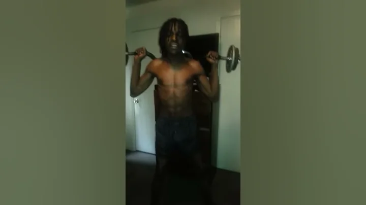 My bae getting it in on dem weights
