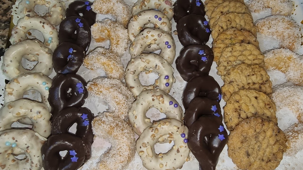 بعجين واحد أربع اشكال الحلويات وبكمية كبيرة ونكهات مذاق ينسيك فمذاق لعيد الاضحى