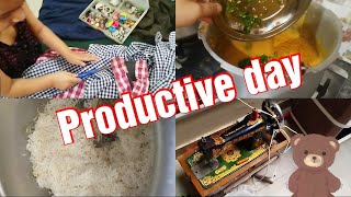 Productive Dayironing And Cooking, Multitasking Queen