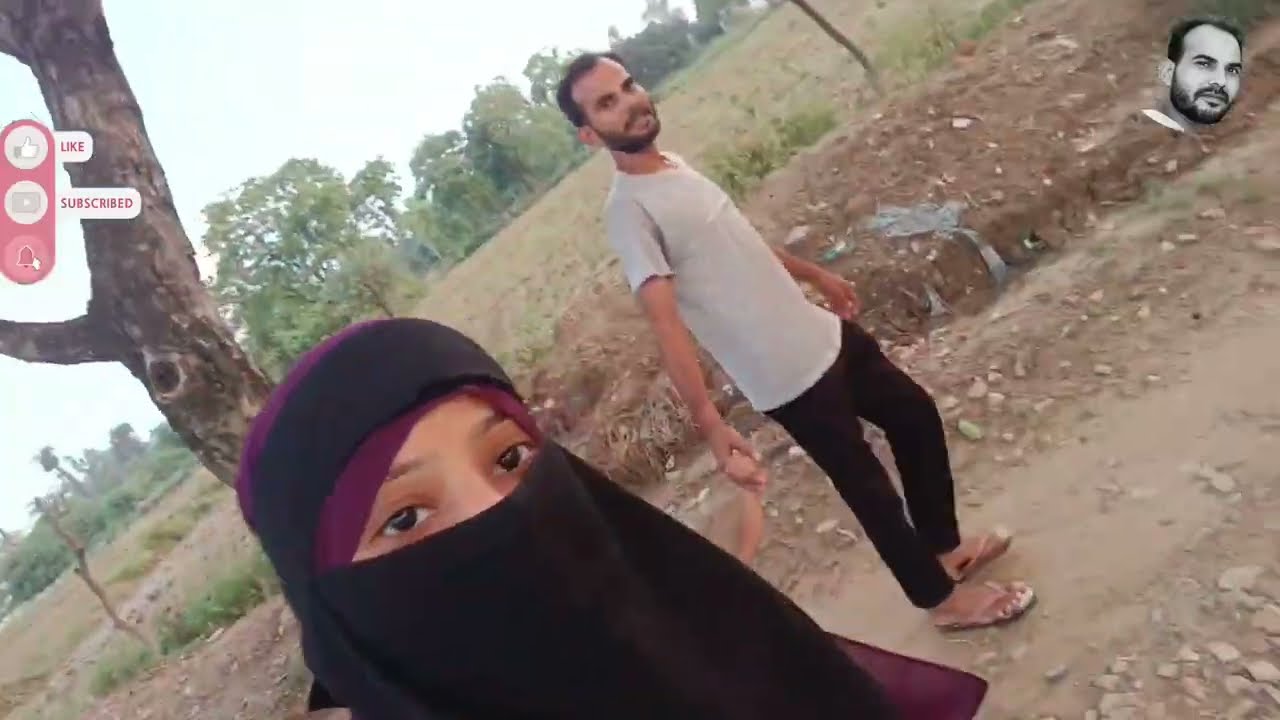 Aaj Dannu Ne Kaha Aam Khilao 