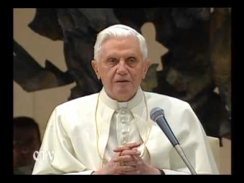 El Sr. Obispo de Jan saluda al Santo Padre Benedic...