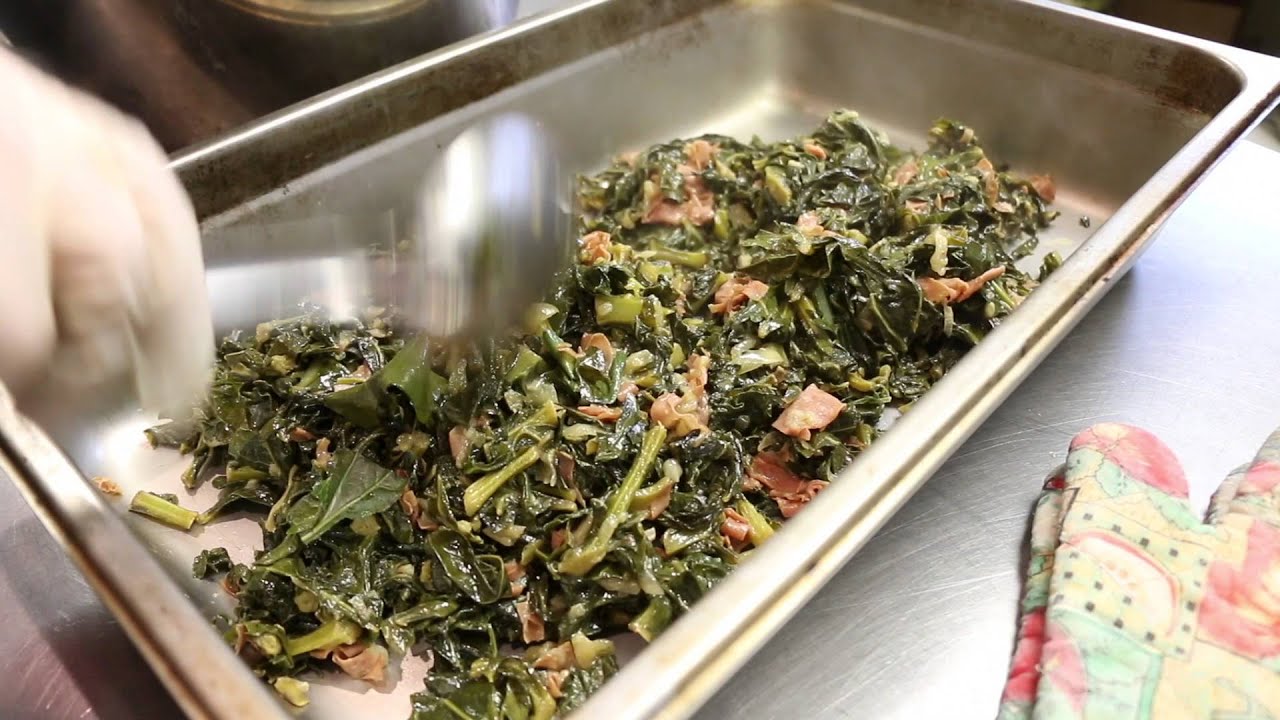 Шеф-повар Армии спасения дает советы по приготовлению еды для больших компаний.