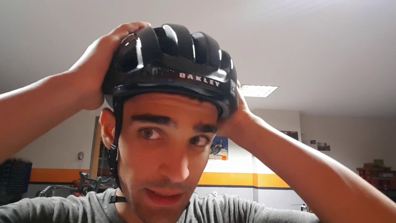 oakley aro3 road bike helmet