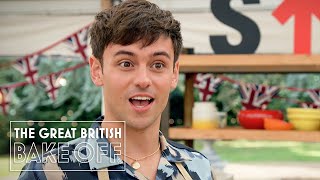 Tom Daley KNITS his Bake Off cake! | The Great Stand Up To Cancer Bake Off