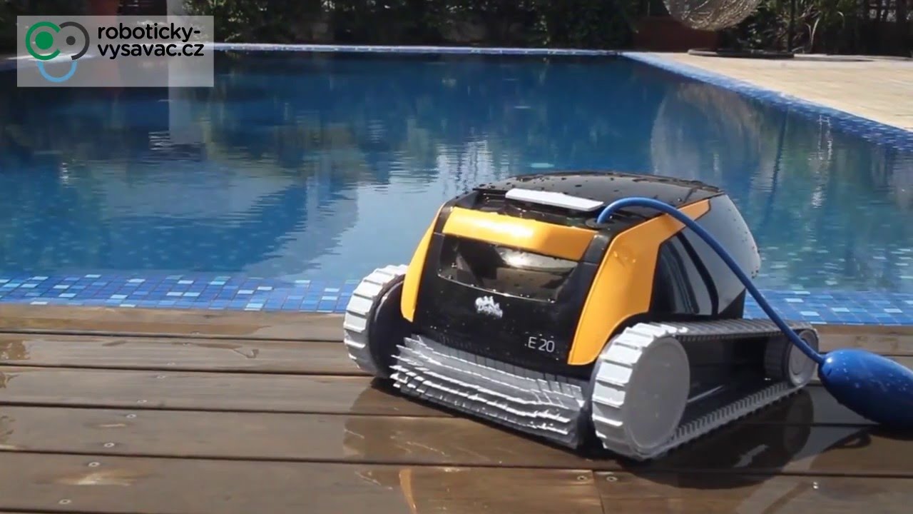 Dolphin E20 - robotický bazénový vysavač - YouTube