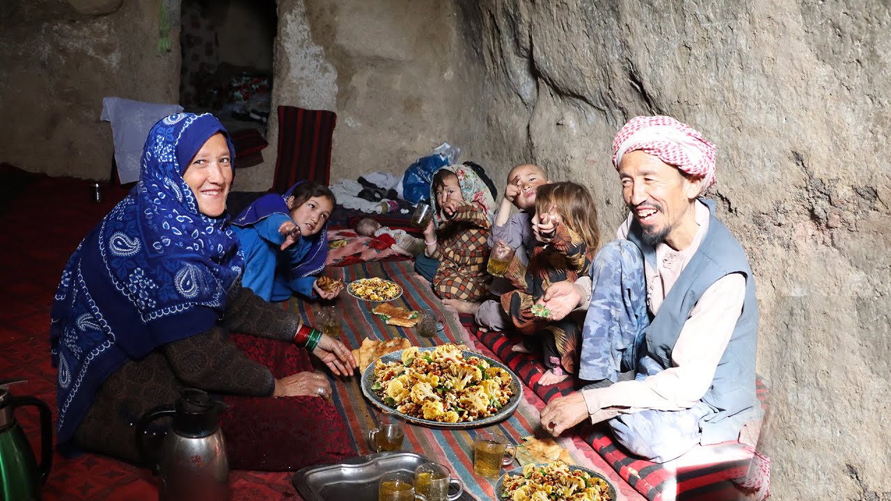 Surviving Winter in the Coldest Cave: Traditional Recipe and Baking Tandoori Bread ❄️🔥