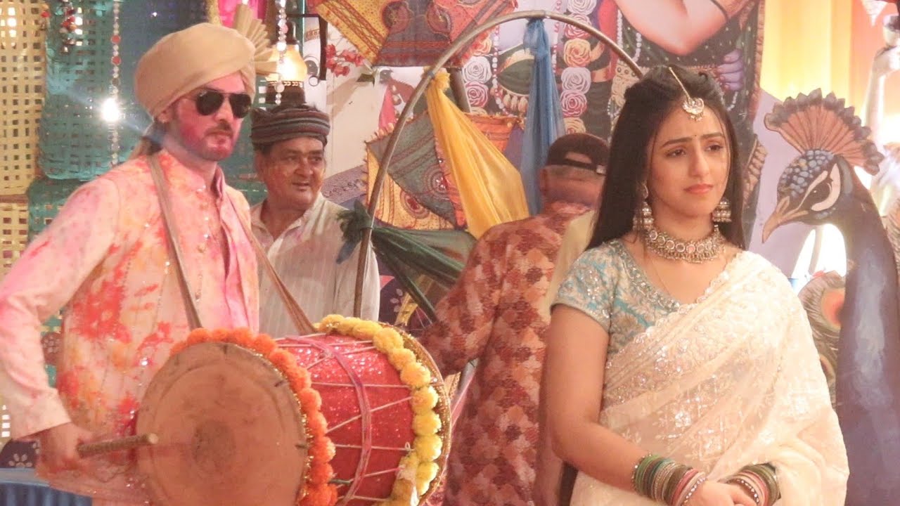 Pati Bhramchari | Isha ki nazar se khud ko bachane ke liye Suraj ne khud ko rango ke peeche chupaya 