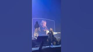 Fancam 2NE1 - Baby I miss You at Welcome Back Tour in Jakarta