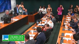 Votação de projetos da área de educação - Finanças e Tributação - 15\/10\/2025