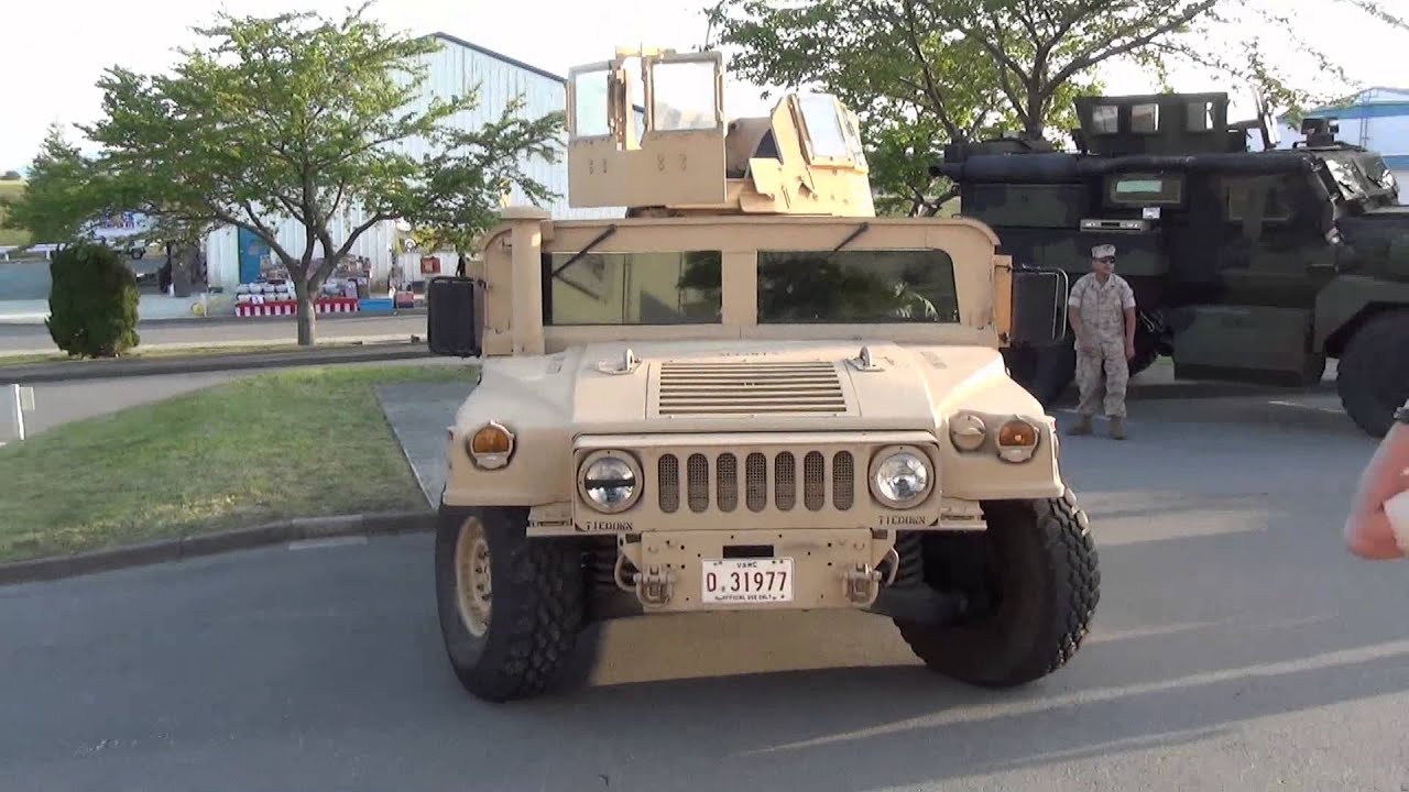米軍　実物 HMMWV ハンヴィー　ウインカー　軍用車両　送料無料 個人所有の米軍ハンヴィー（HMMWV(High Mobility Multipurpose