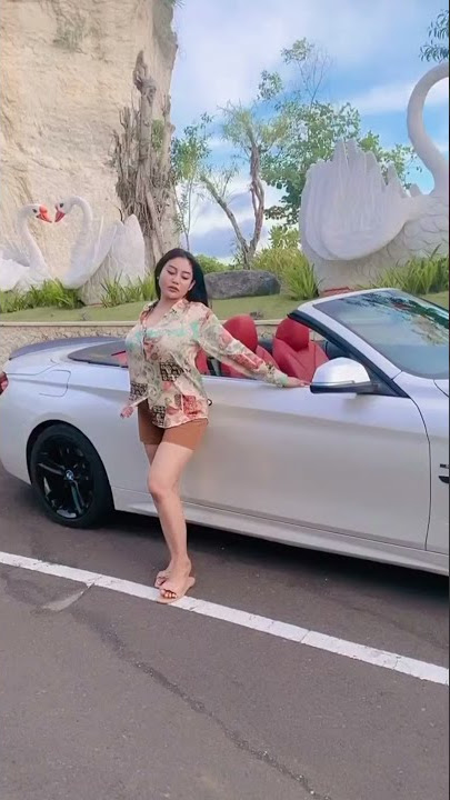 Pamela Safitri Naik Mobil Mewah 😍