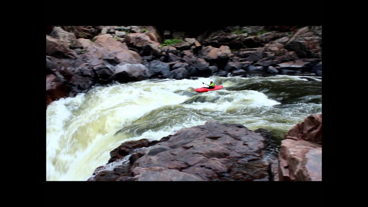 Rivière Rouge, les chutes (les septs soeurs) , 31 Août 2014 YouTube