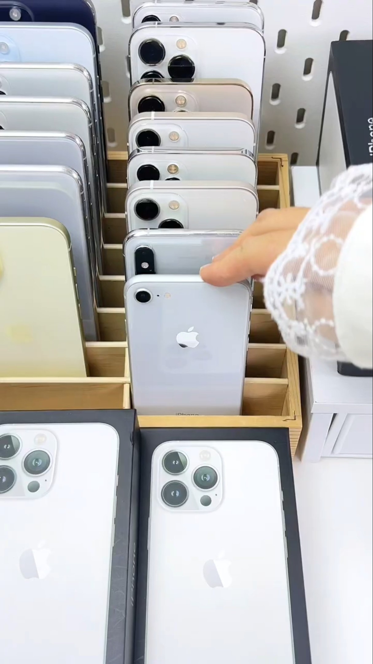 iPhone Gift Box Immersive Packaging #shorts