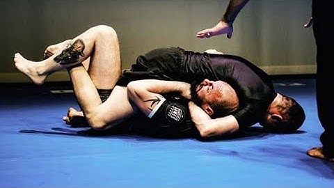 Guillotine Choke Details for Finishing and Defending (Dinu Bucalet)
