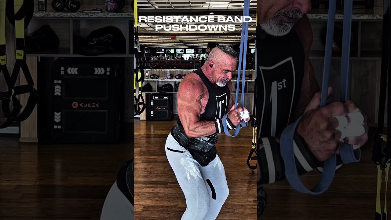 RESISTANCE BAND PUSHDOWNS #triceps #workout #muscle #motivation