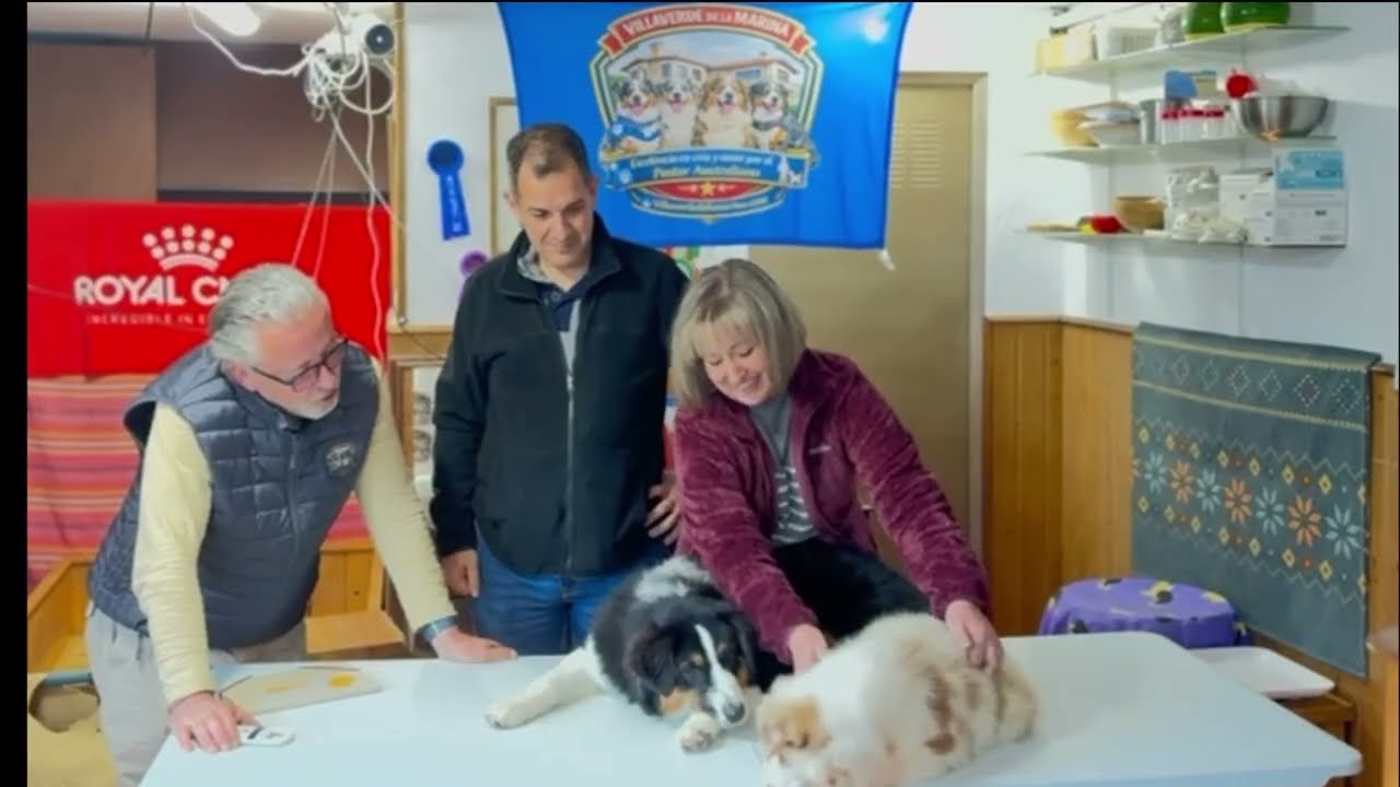 Sky y Dylan junto a sus familias y Manuel en Villaverde de la Marina