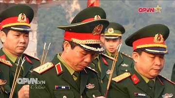 Dâng hương tưởng niệm các Anh hùng, liệt sĩ tại Nghĩa trang liệt sĩ Quốc gia Vị Xuyên