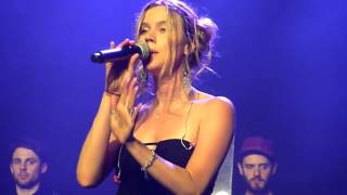 Video thumbnail of "Joss Stone - Right to be Wrong (live 2014 FestiBlues)"