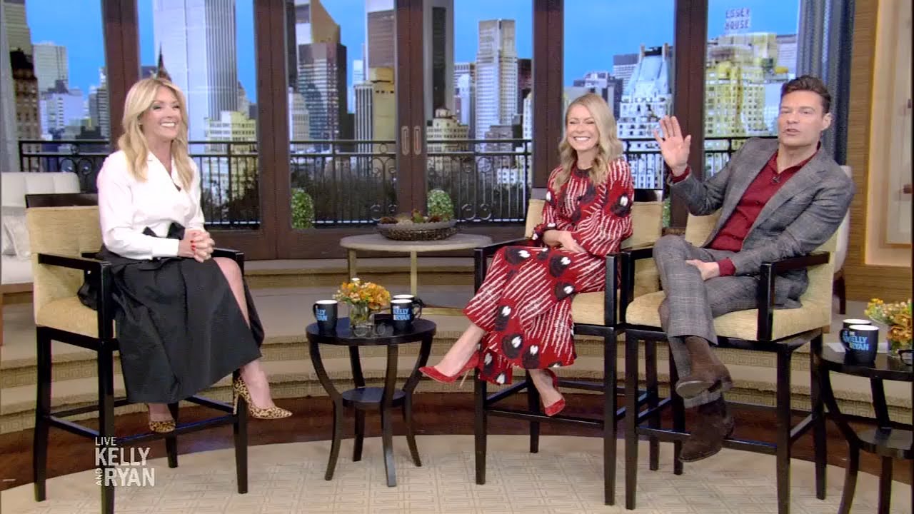 Jane Krakowski Talks About “Schmigadoon” Returning as “Schmicago” - YouTube