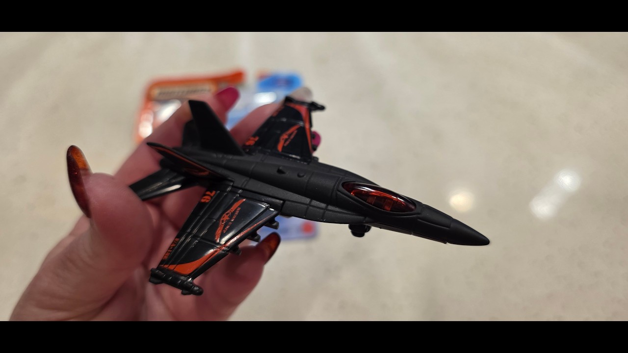 Matchbox Sky Busters Boeing F/A - 18 Super Hornet Un-Carding