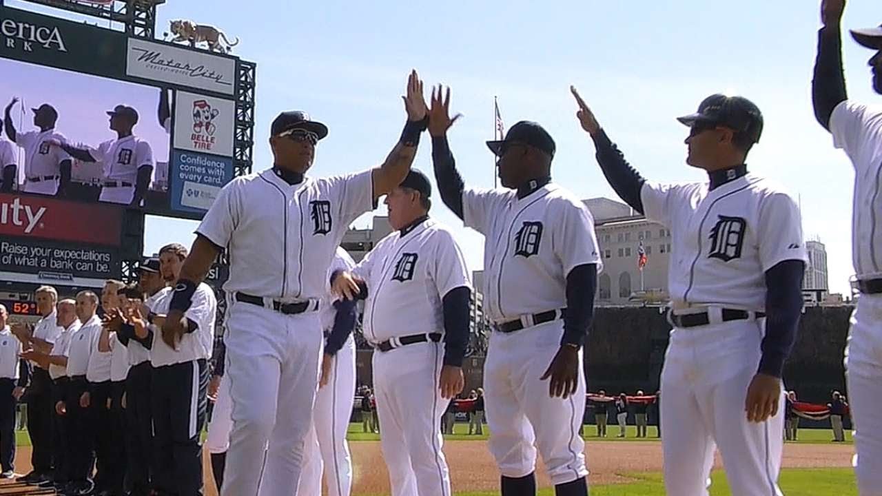 KC@DET: Tigers are introduced before the first pitch - YouTube