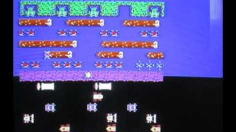 Commodore 64  Frogger Arcade (real hardware)