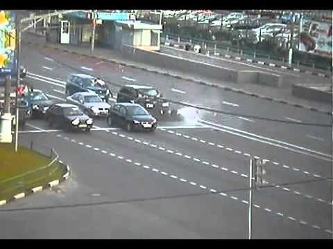 accident-face-to-face-range-rover-sport-with-motorcycle