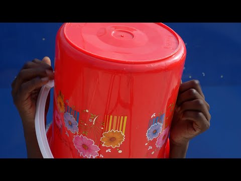 ASMR / PLASTIC  BUCKET TAPPING and  SCRATCHING SOUNDS,
