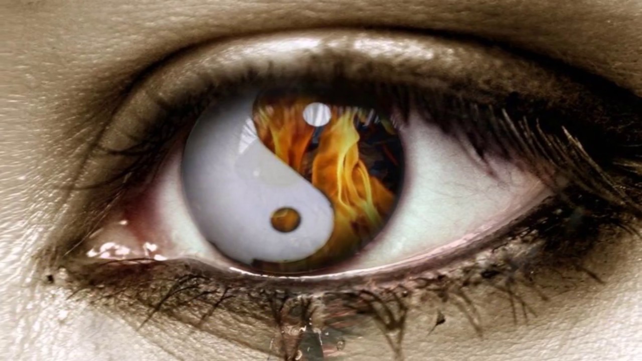 глаз желаний. восприятие человека. мифы о глазах. глаз желаний. глаза цвета космоса.