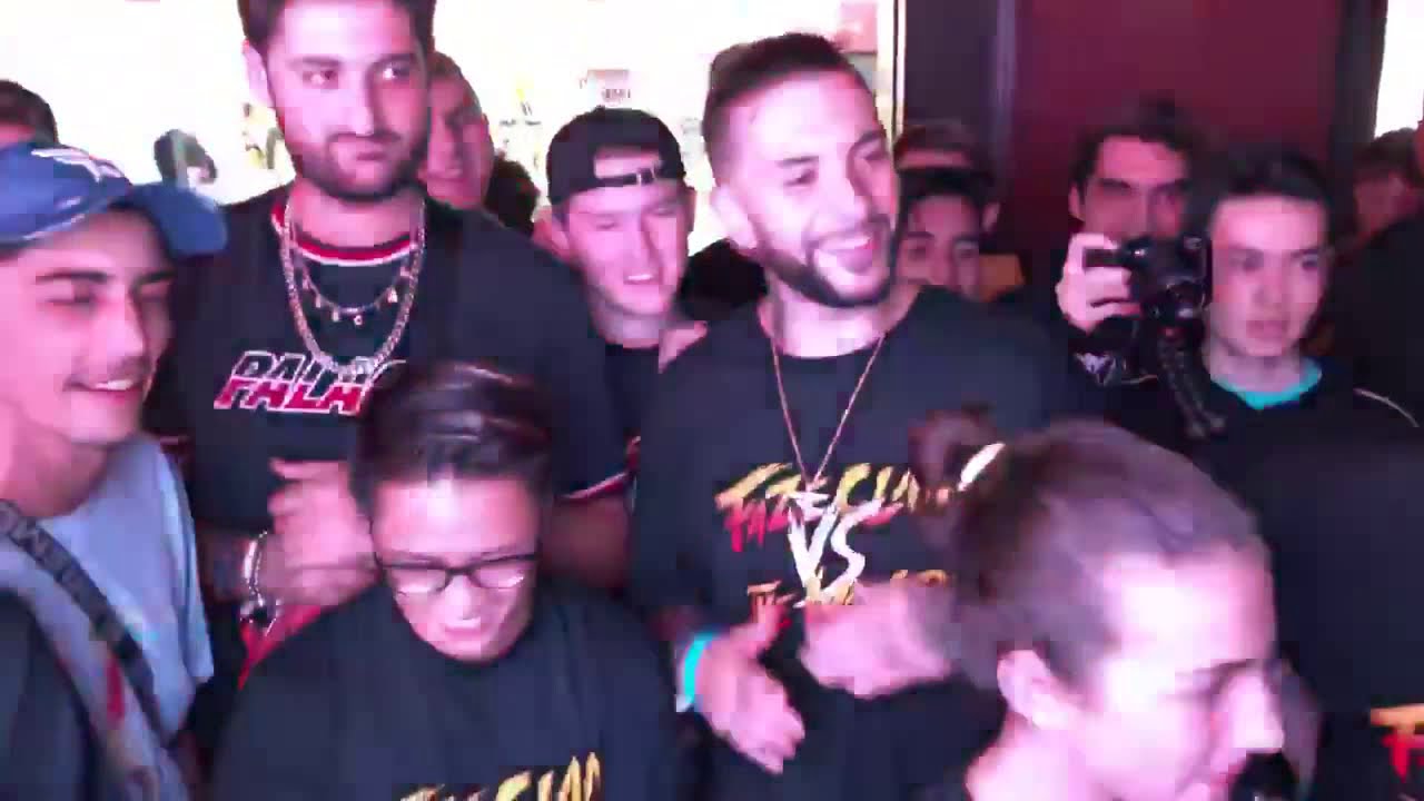 Fortnite Streamers YOU WONT BELIEVE EXIST! (No Hands, Deaf, Oldest Player)