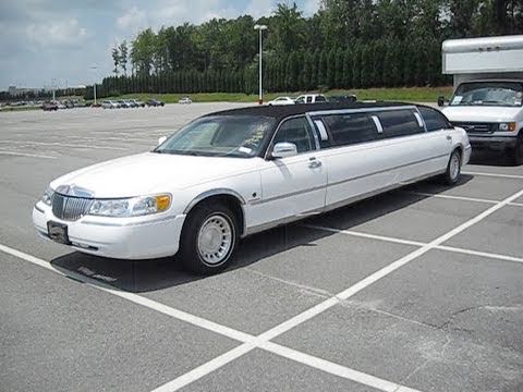 2000 Lincoln Town Car Limousine Start Up, Engine, and In Depth Tour