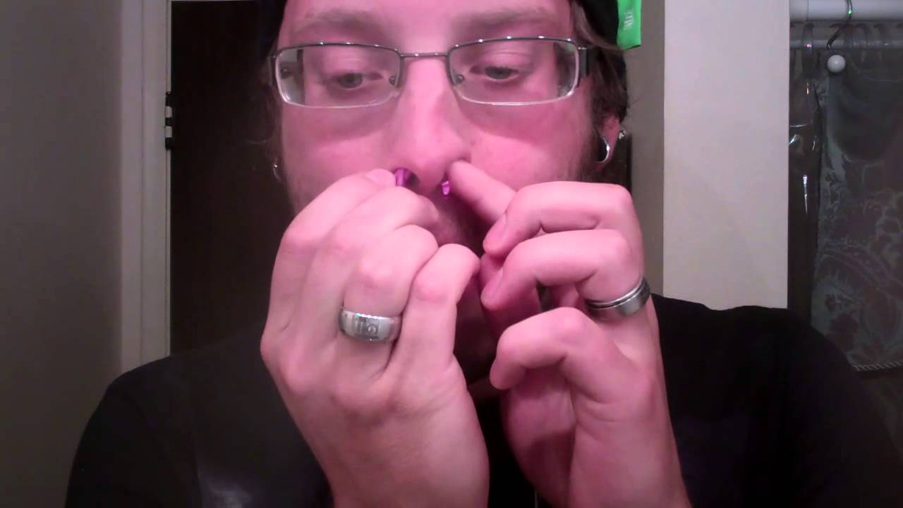 Septum Stretch 4g (5mm)- 2g (6mm) - YouTube