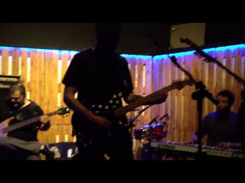 Davi Moraes - Dance Floor (Commons Bar - 08/06/2013)