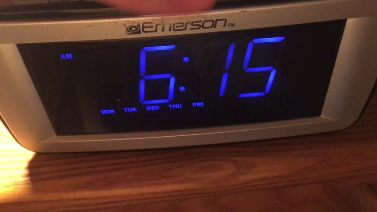 Emerson SmartSet CKS9031 Clock Radio Overview - YouTube