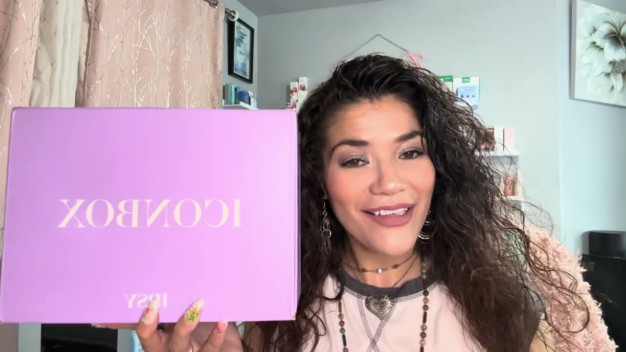 Unboxing Icon Box August 2025