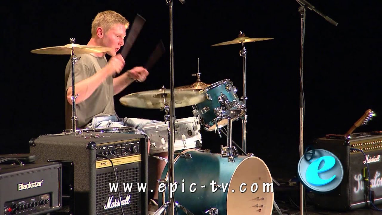 Under The Radar - Untamed... video phone beyonce mp3