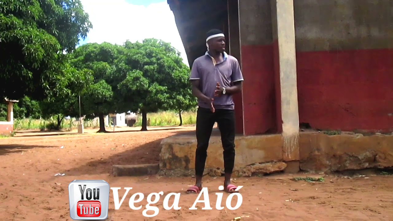 Vega Aió: homem mágico de Moçambique. parece tio yado.
