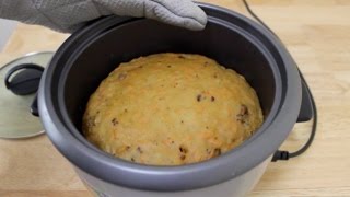 Hey guys! today let's make a super moist carrot cake with our rice
cooker! here is the ingredients you need: - plain flour (2 cups)
cinnamon tsp) salt...