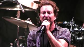 Pearl Jam perform" Kick Out the Jam" with Kim Thayil  8-10-18