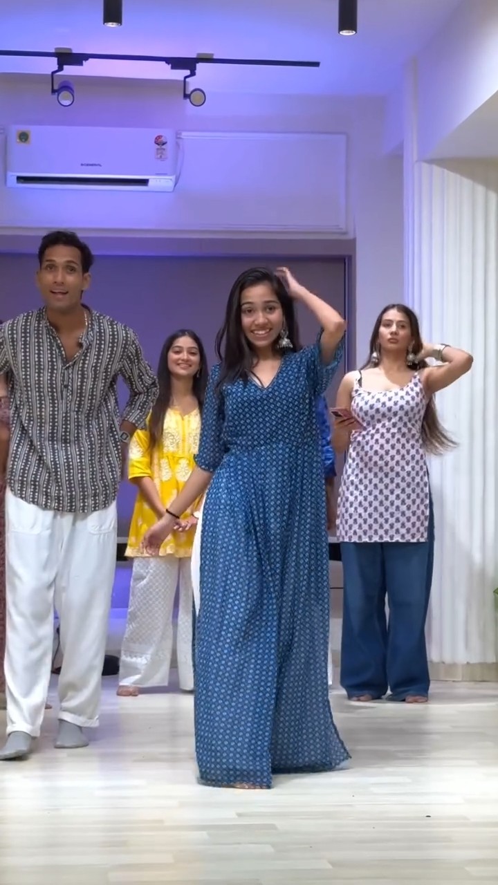 Chand Sifarish | Nishi X Amit #shorts #viral #bollywood #shortvideos #viralvideo #dancevideo #dance