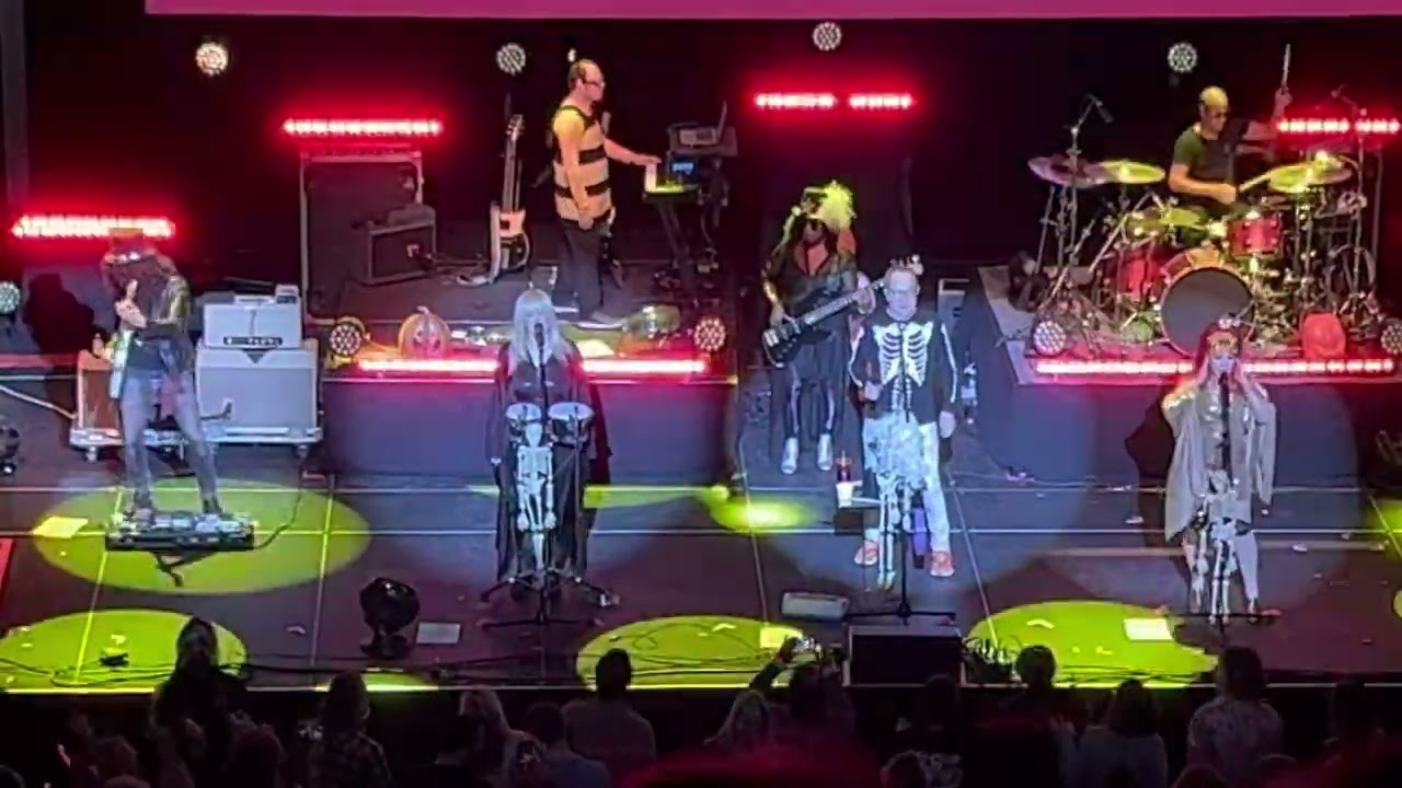 The B-52s, “Pump” - October 30, 2022 - live at SF Masonic Auditorium