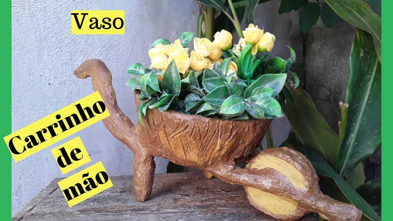 Vaso carrinho de mão de cimento (Cement wheelbarrow vase)