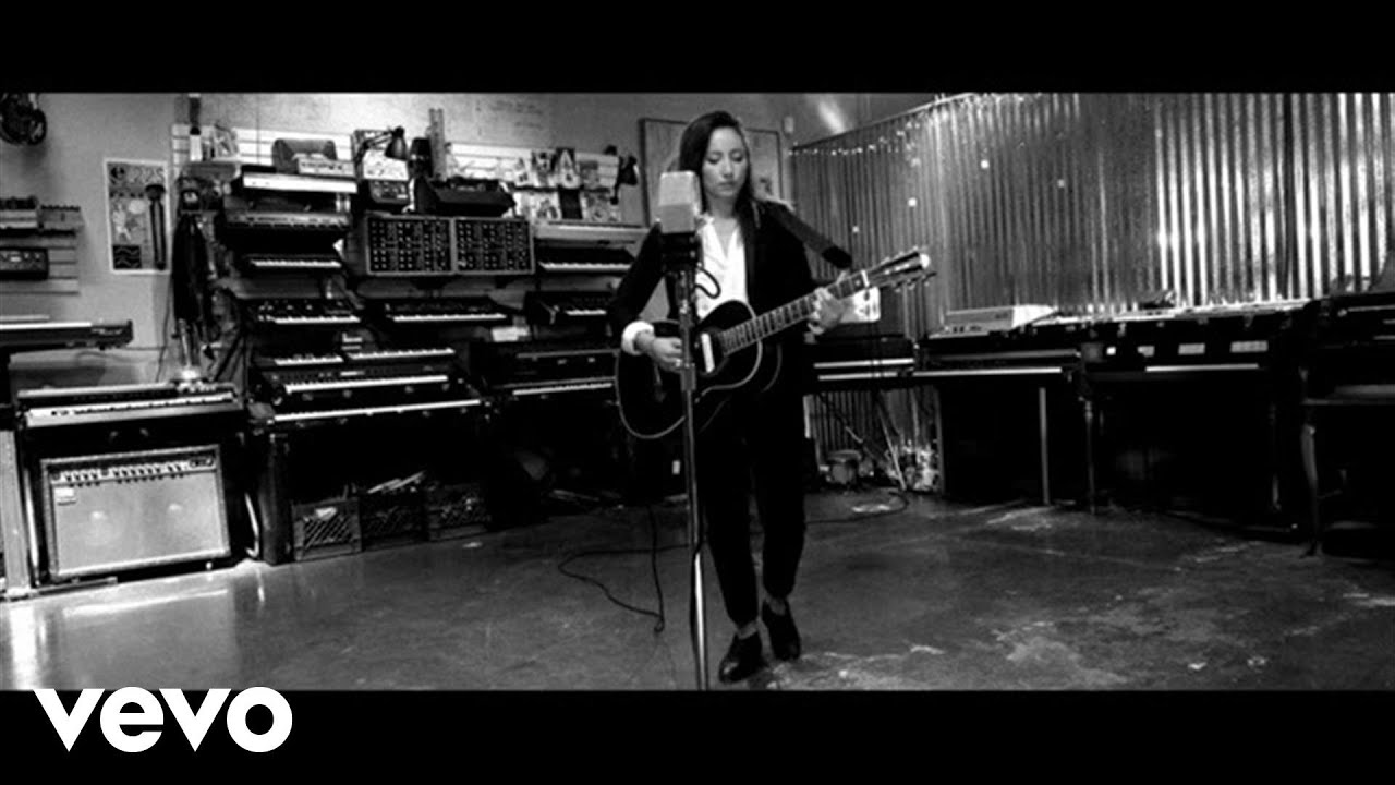 Watch KT Tunstall - Carried on YouTube Watch KT Tunstall - Carried on YouTube