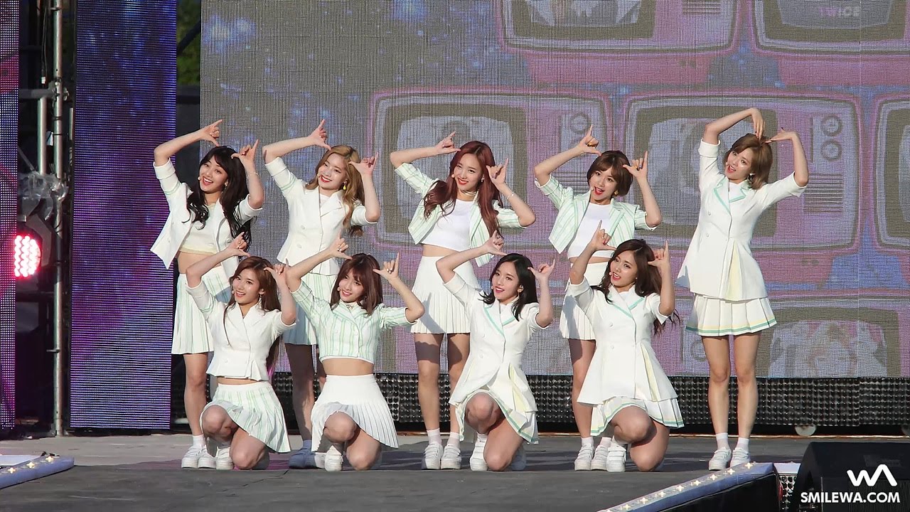 170519 TWICE (트와이스) 'SIGNAL' 4K 직캠 @전주 뮤직뱅크 4K Fancam by -wA-