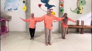 Menari Kepompong (by Neona)