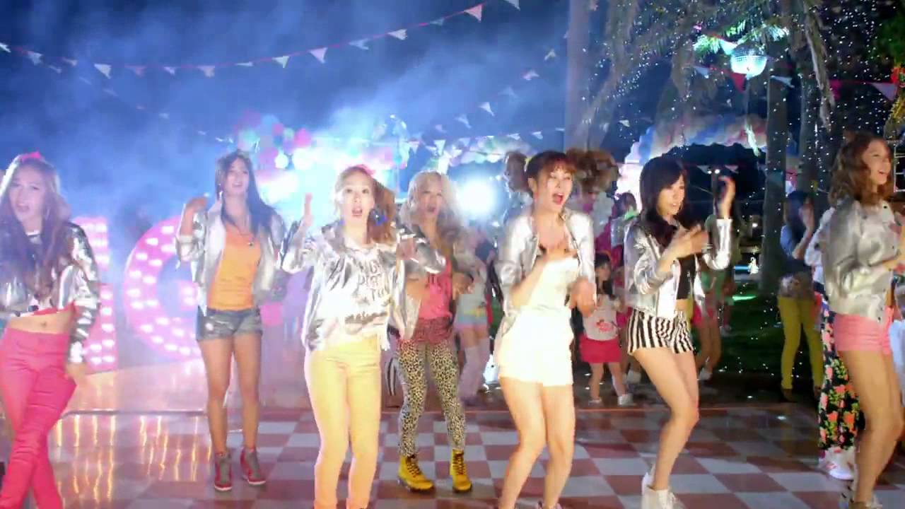 [HD MV] SNSD Love and Girls (Dance Version) - YouTube