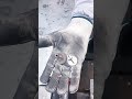 Счищаем коррозию полиамидным диском со стальных амулетов