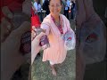 Kan man överleva en dag i Almedalen utan att spendera en krona? Filippa testar.